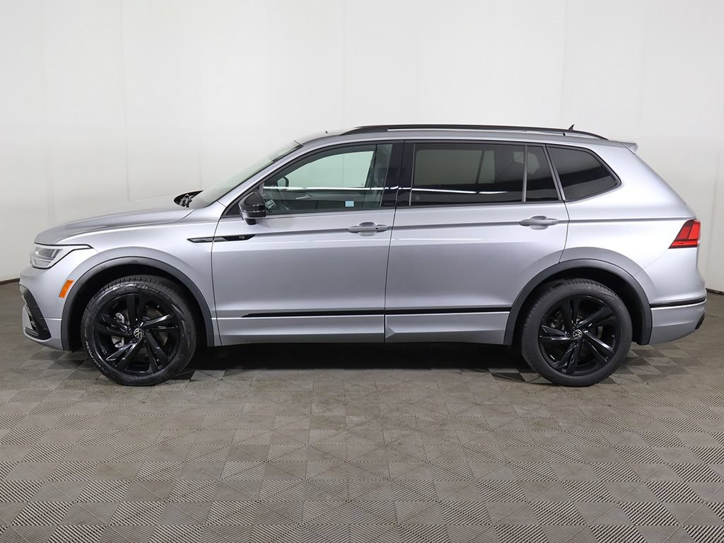 Used 2024 Volkswagen Tiguan SE R-Line AWD/4WD image 18