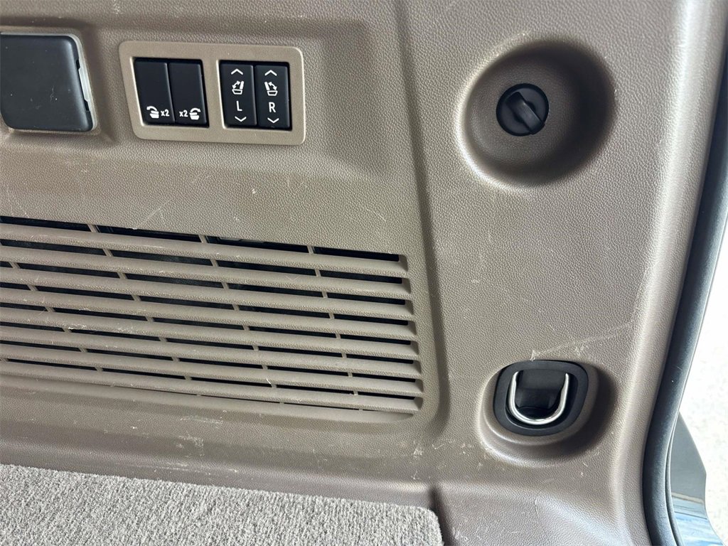 Used 2021 GMC Yukon Denali w/ Denali Ultimate Package image 16