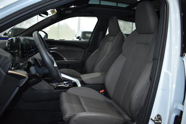 Used 2025 Audi Q5 Premium Plus w/ Premium Plus image 24