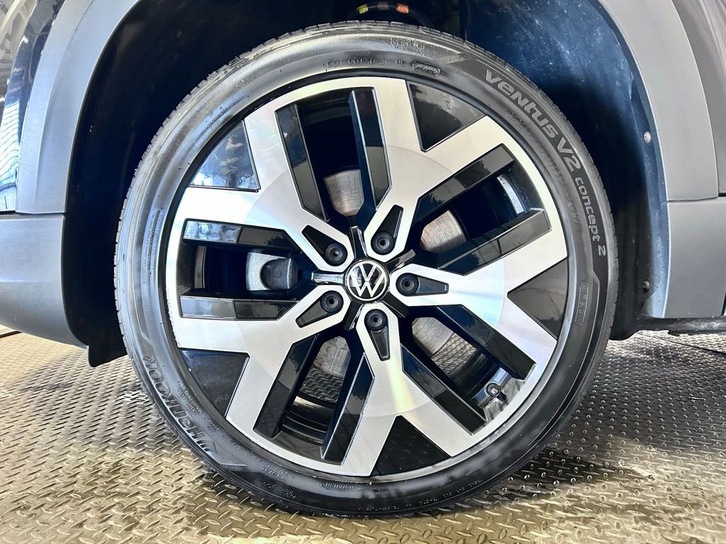 Used 2022 Volkswagen Taos SEL image 31