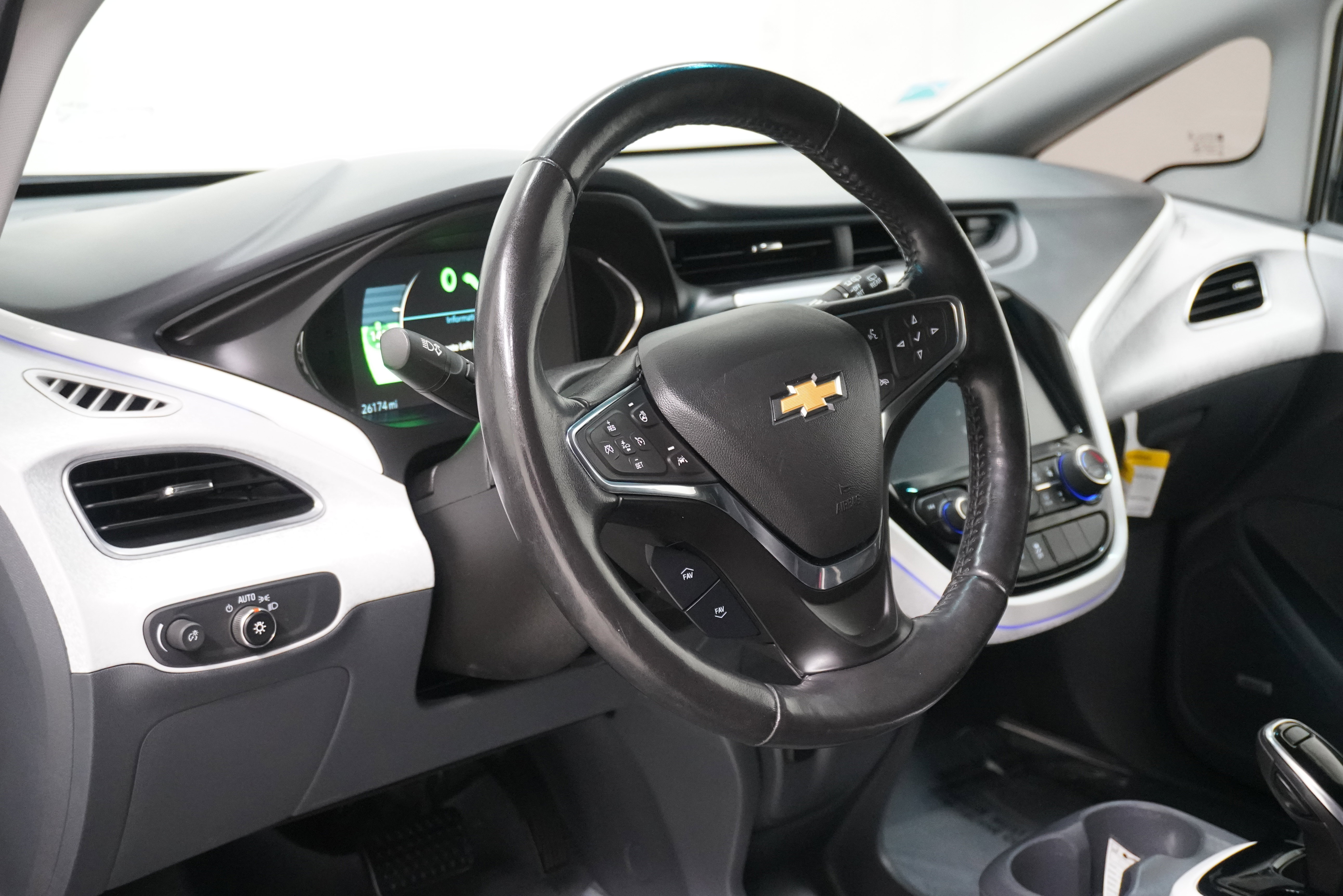 Used 2019 Chevrolet Bolt Premier w/ Infotainment Package image 10