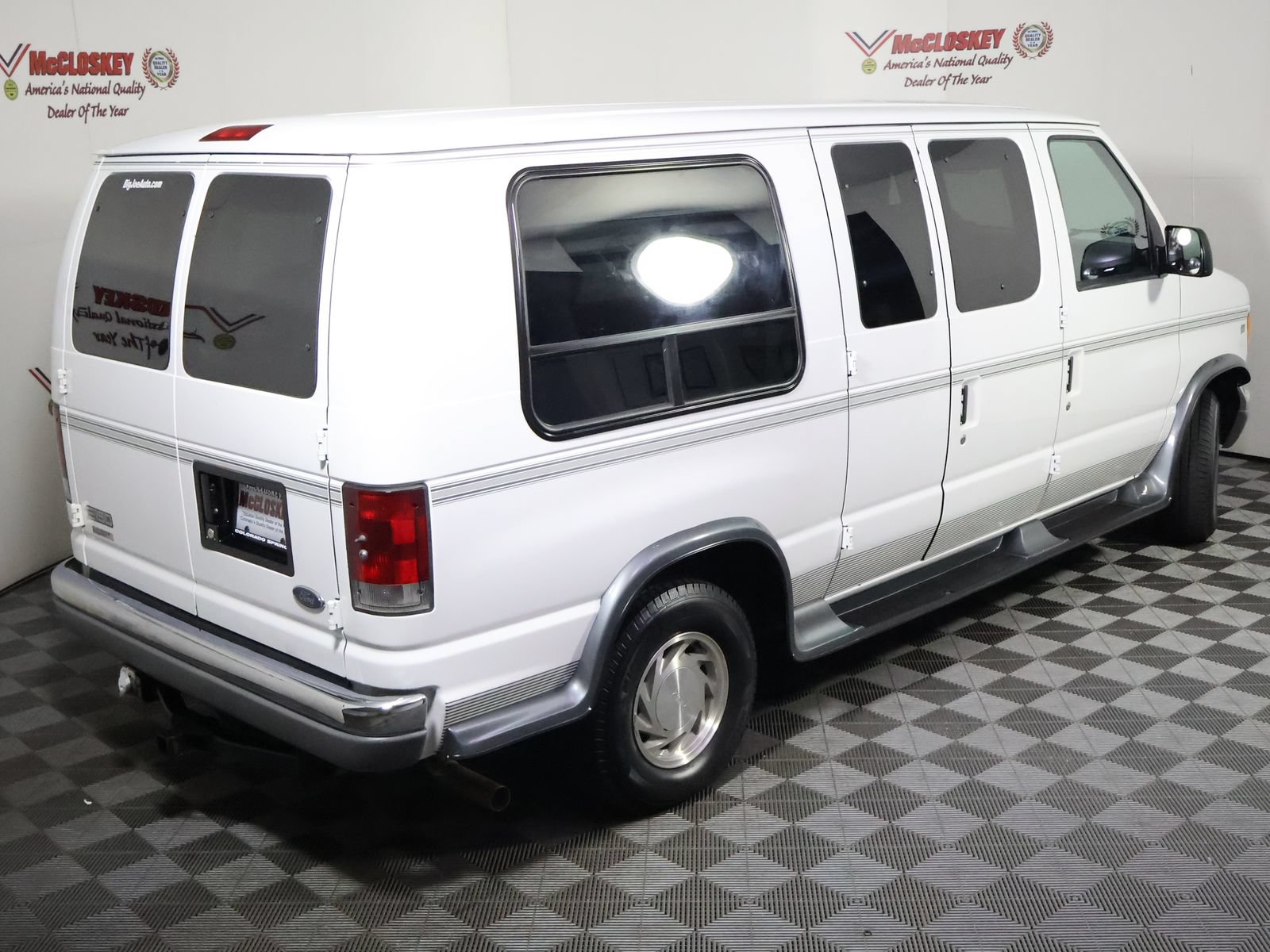 Used 2000 Ford E-150 and Econoline 150 RWD image 4