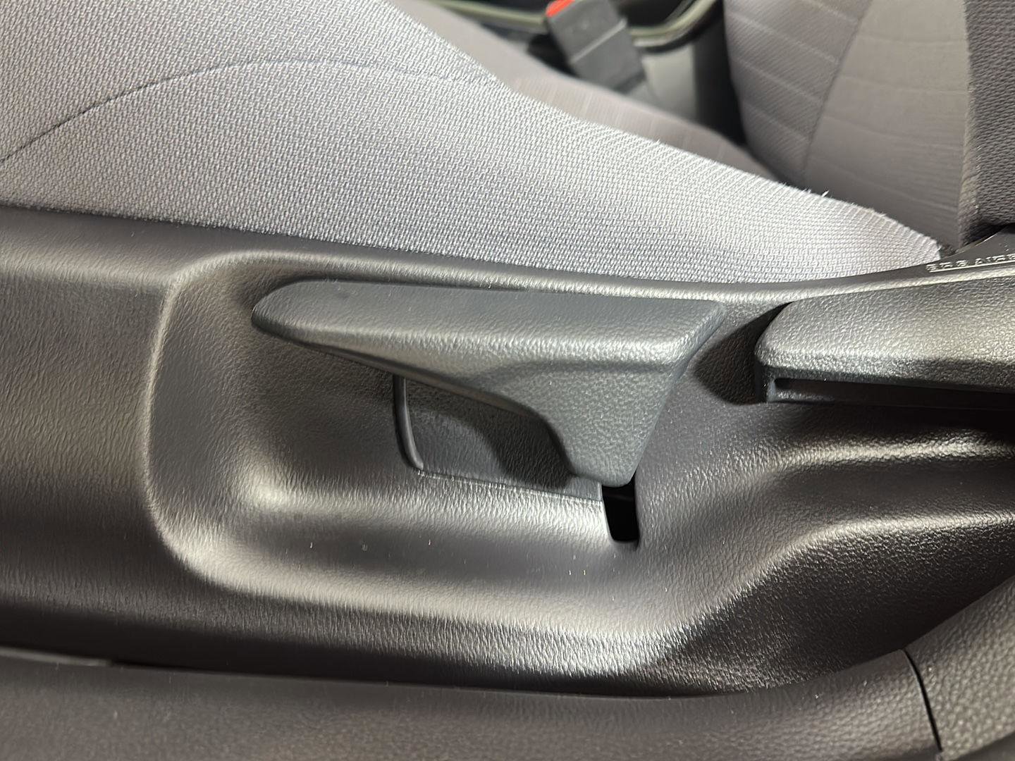 Used 2020 Toyota Corolla SE FWD image 6