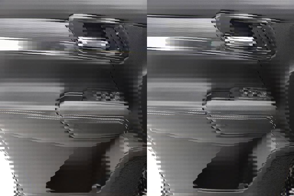 Used 2025 GMC Terrain Elevation image 14