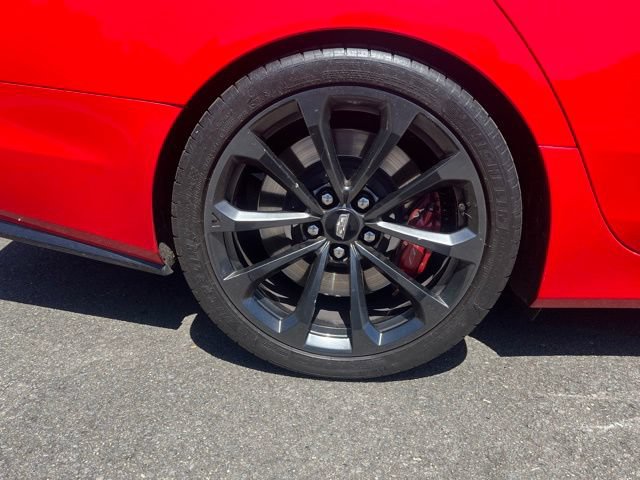 Used 2019 Cadillac CTS V w/ Luxury Package RWD image 10