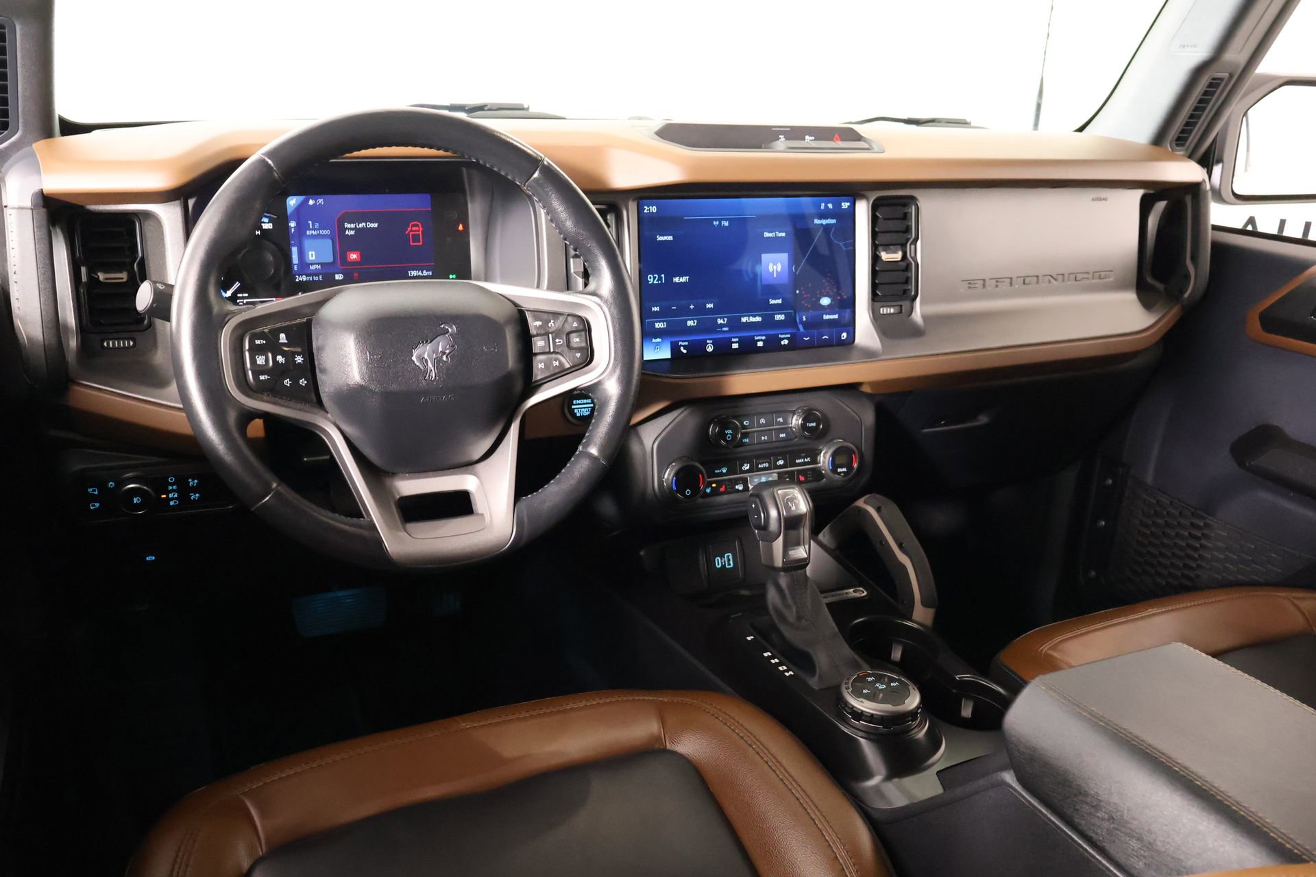 New 2024 Ford Bronco Outer Banks AWD/4WD image 2