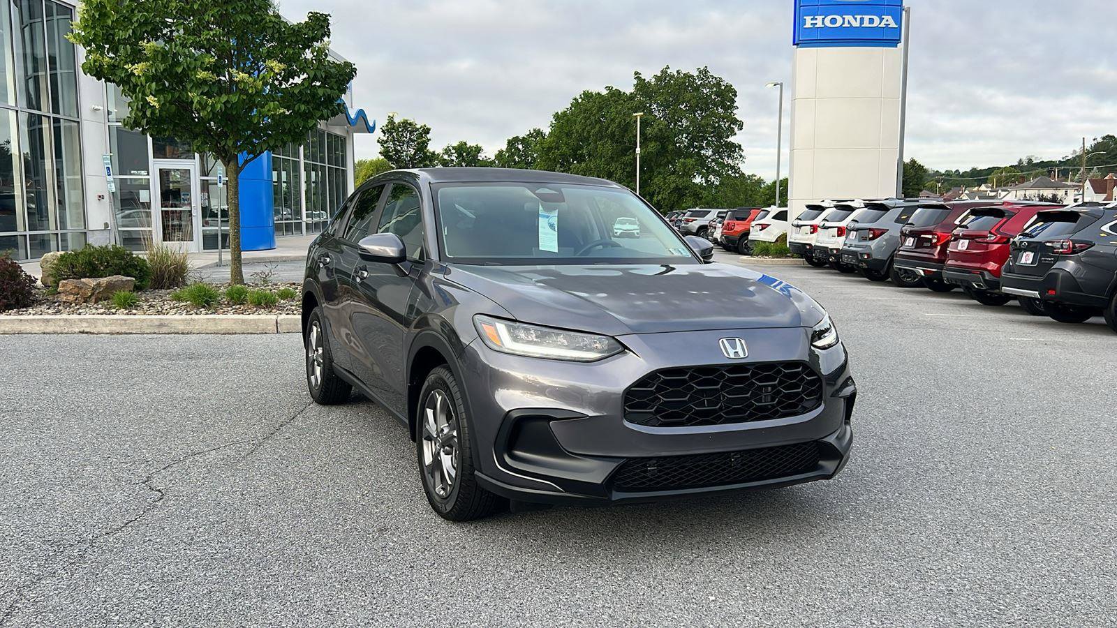 New 2027 Honda HR-V LX image 1
