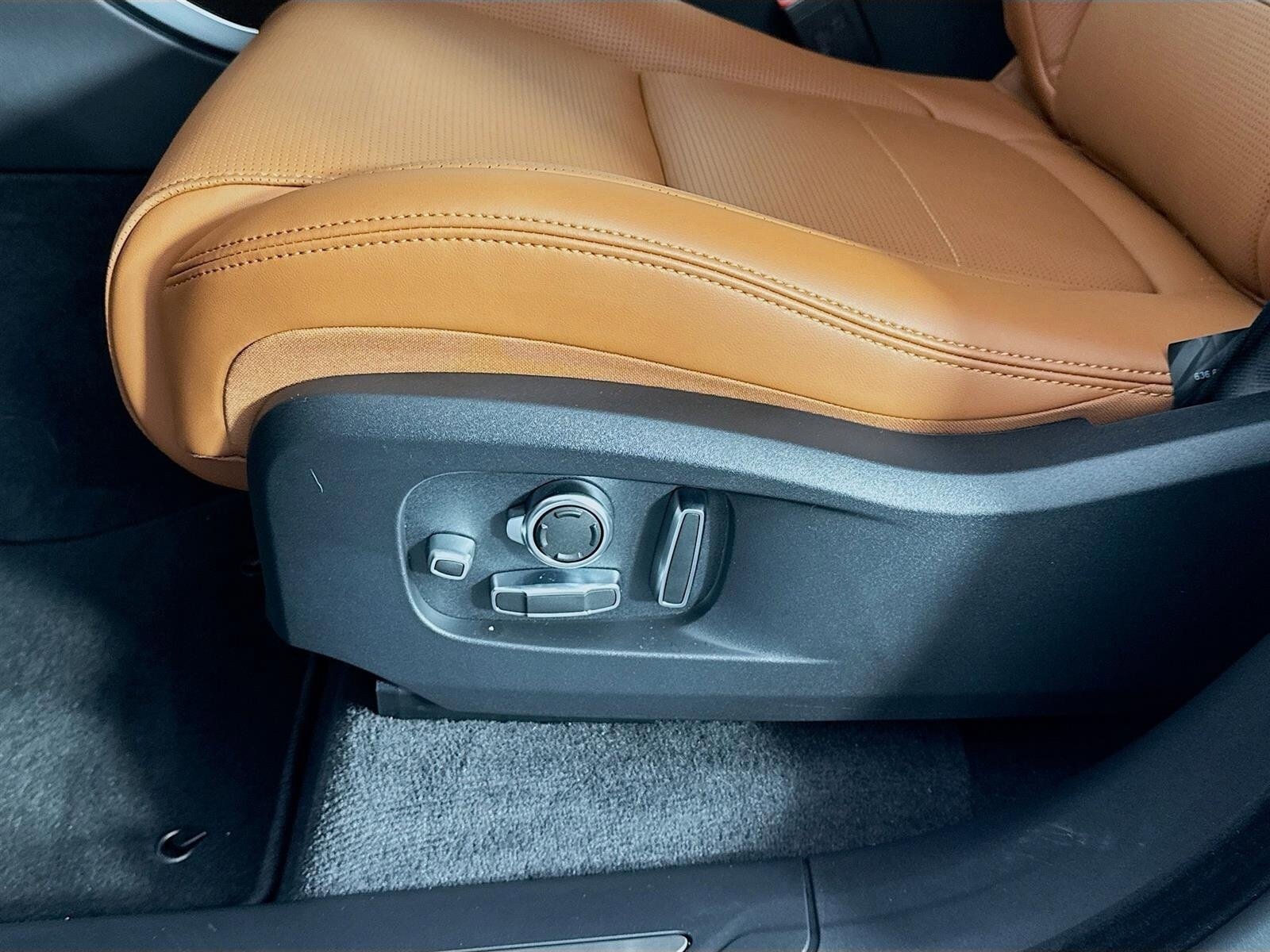 New 2026 Jaguar F-PACE R-Dynamic S AWD/4WD image 22