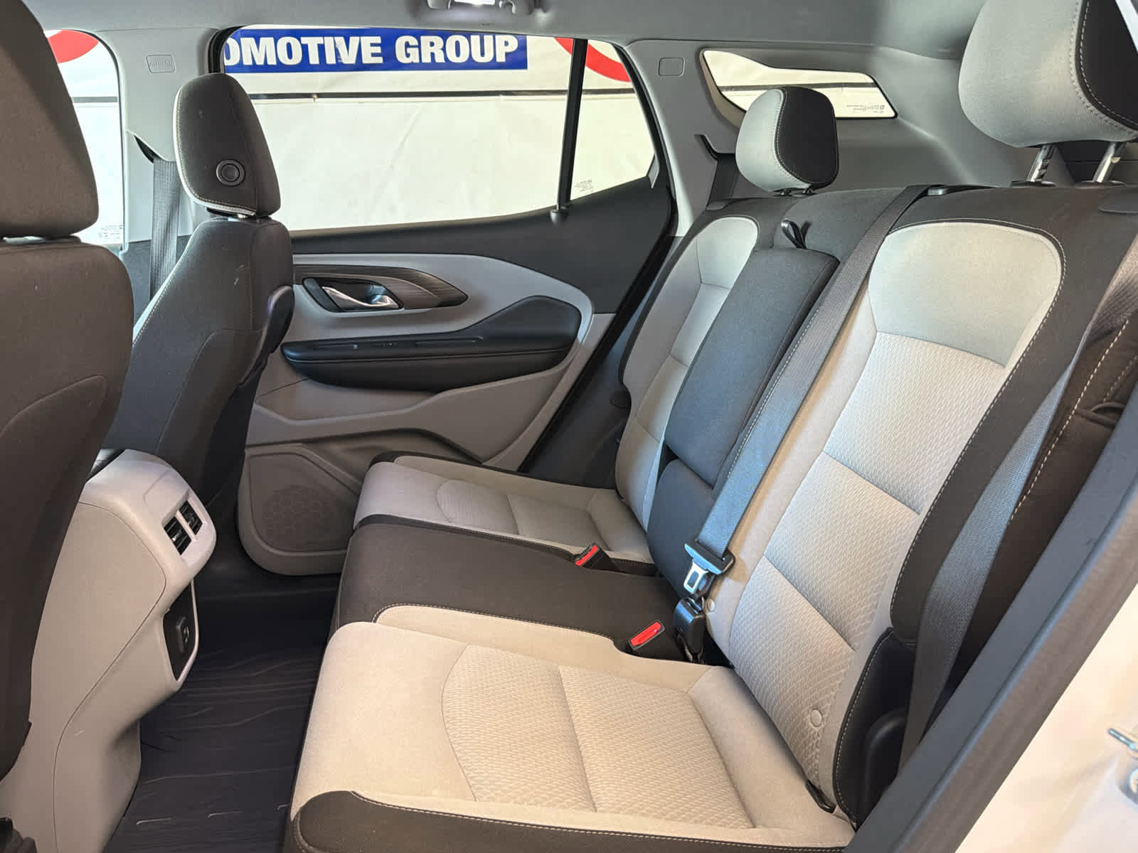 Used 2024 GMC Terrain SLE FWD image 21