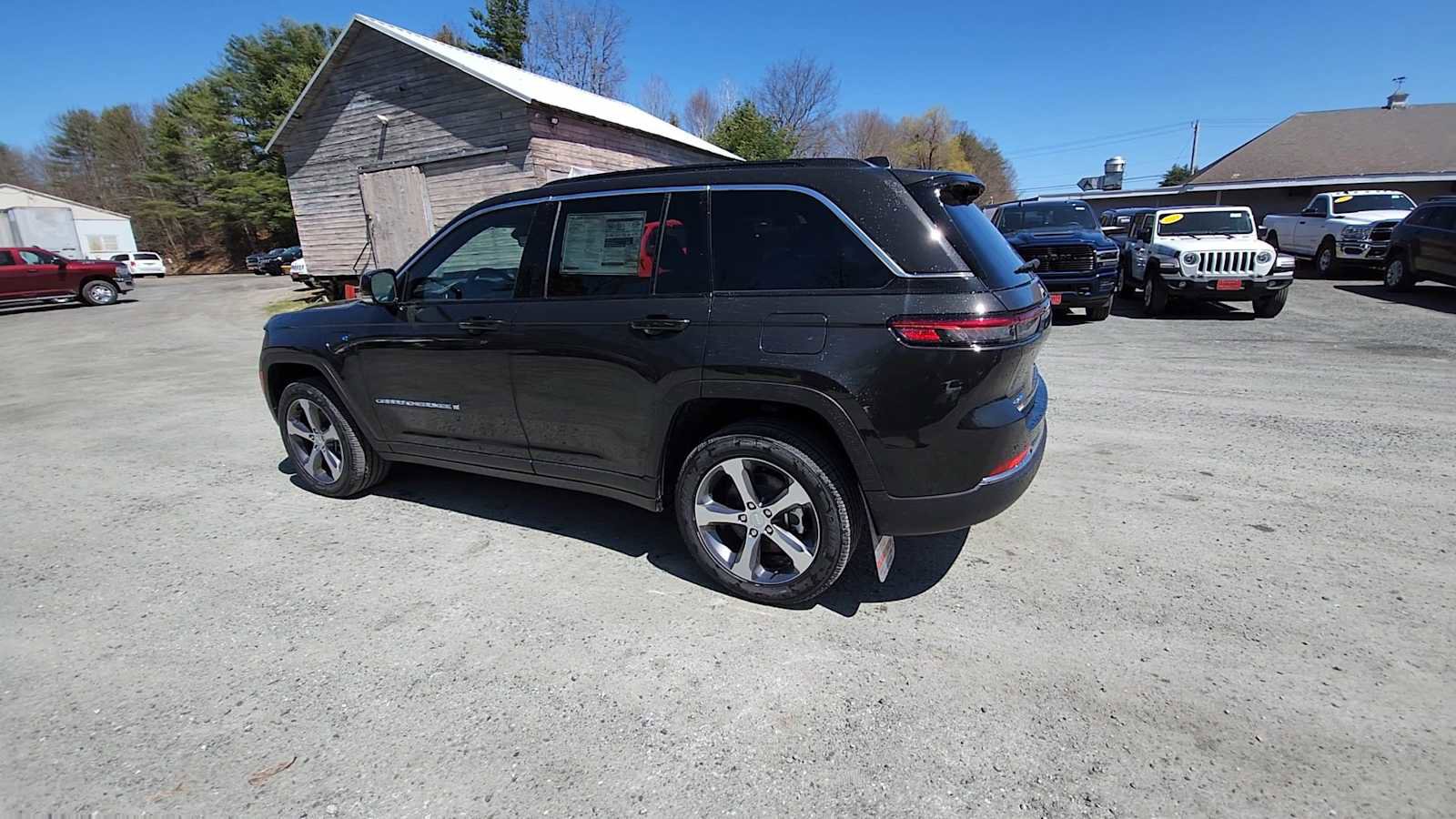 New 2024 Jeep Grand Cherokee Limited 4xe w/ Luxury Tech Group II image 6