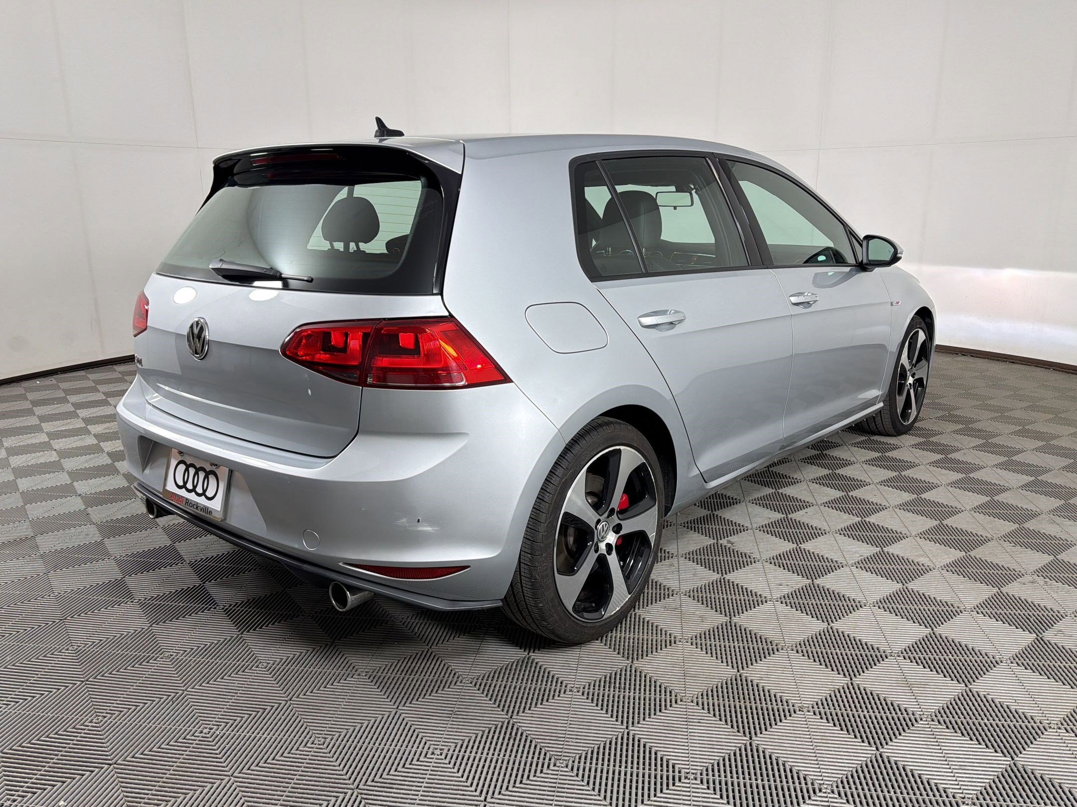 Used 2017 Volkswagen GTI Autobahn image 9