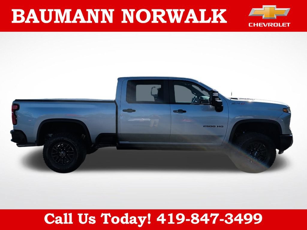 Used 2025 Chevrolet Silverado 2500 ZR2 w/ Technology Package AWD/4WD image 8
