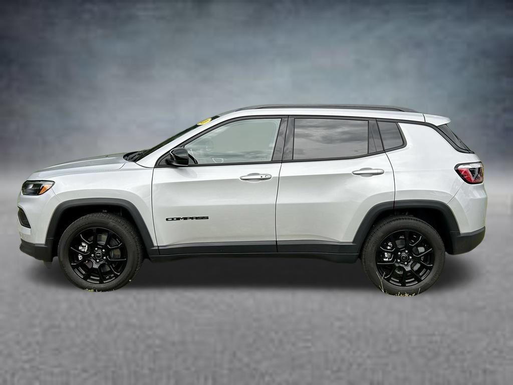 Used 2026 Jeep Compass Latitude AWD/4WD image 8