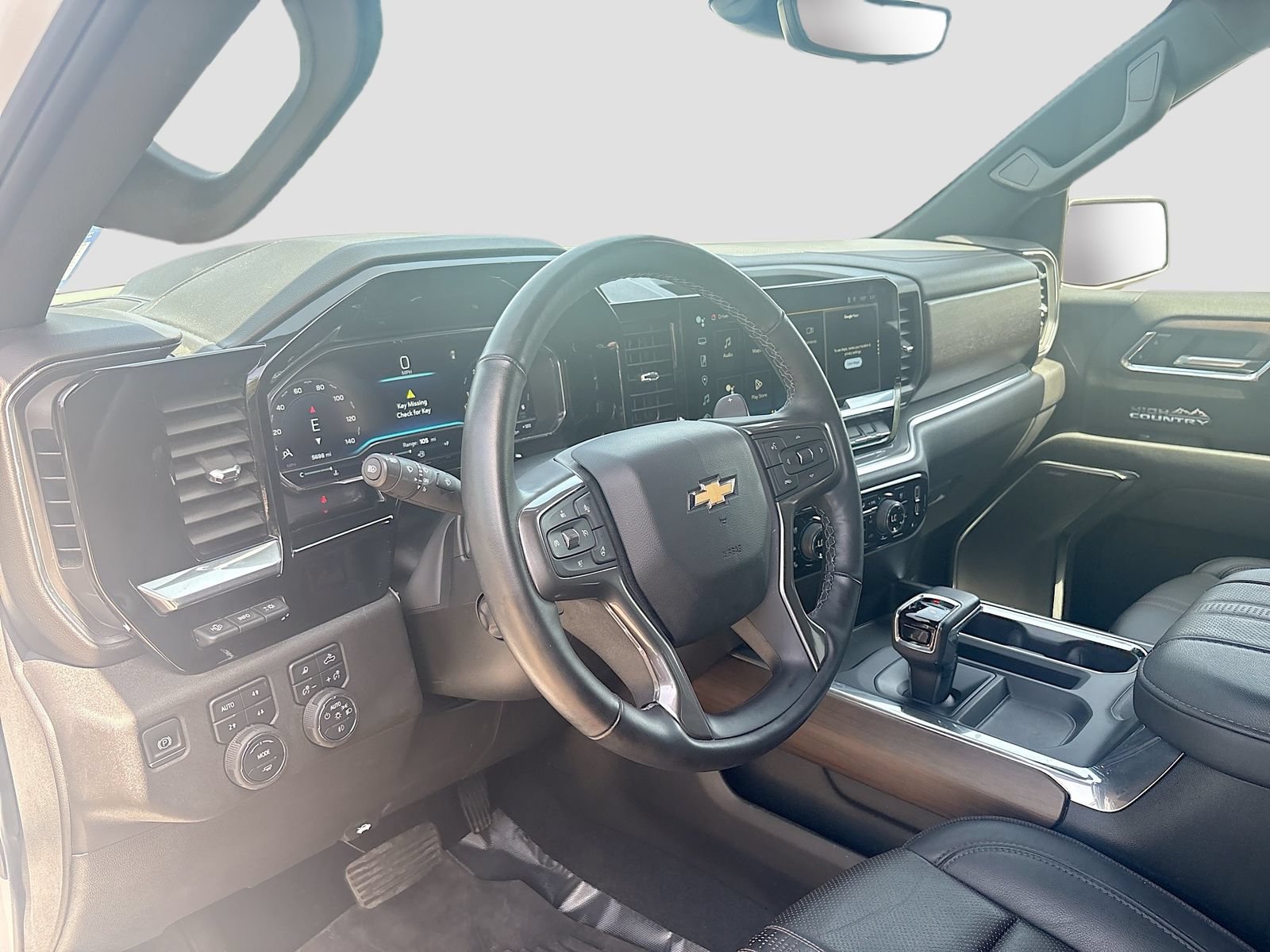Used 2024 Chevrolet Silverado 1500 High Country w/ Technology Package AWD/4WD image 9