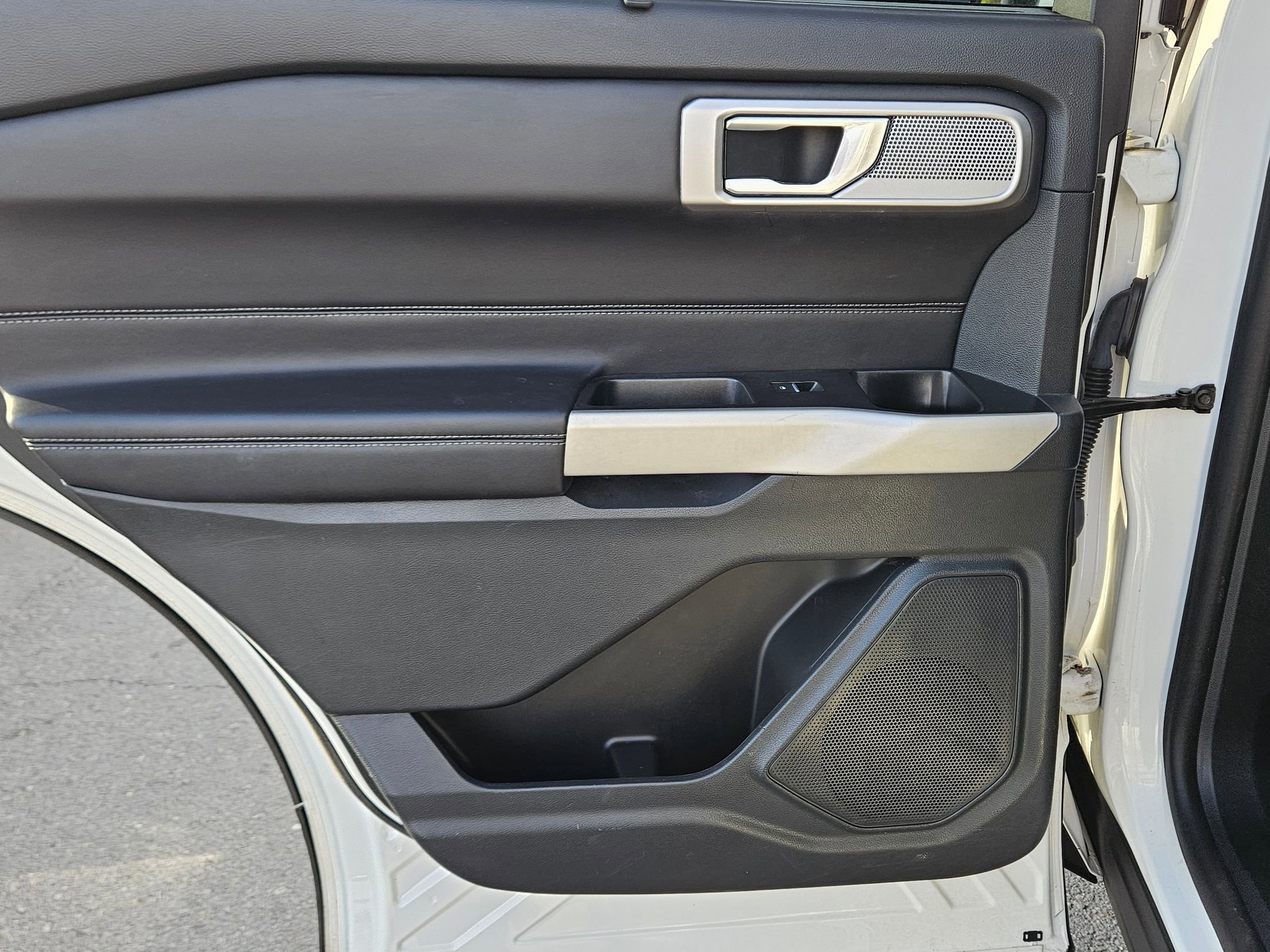 Used 2021 Ford Explorer Limited w/ Equipment Group 301A image 22