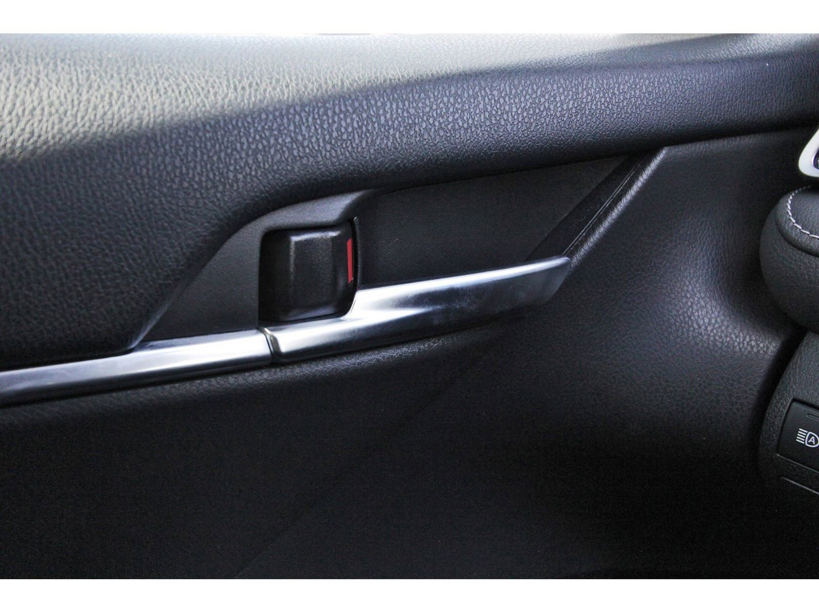 Used 2020 Toyota Camry SE image 21