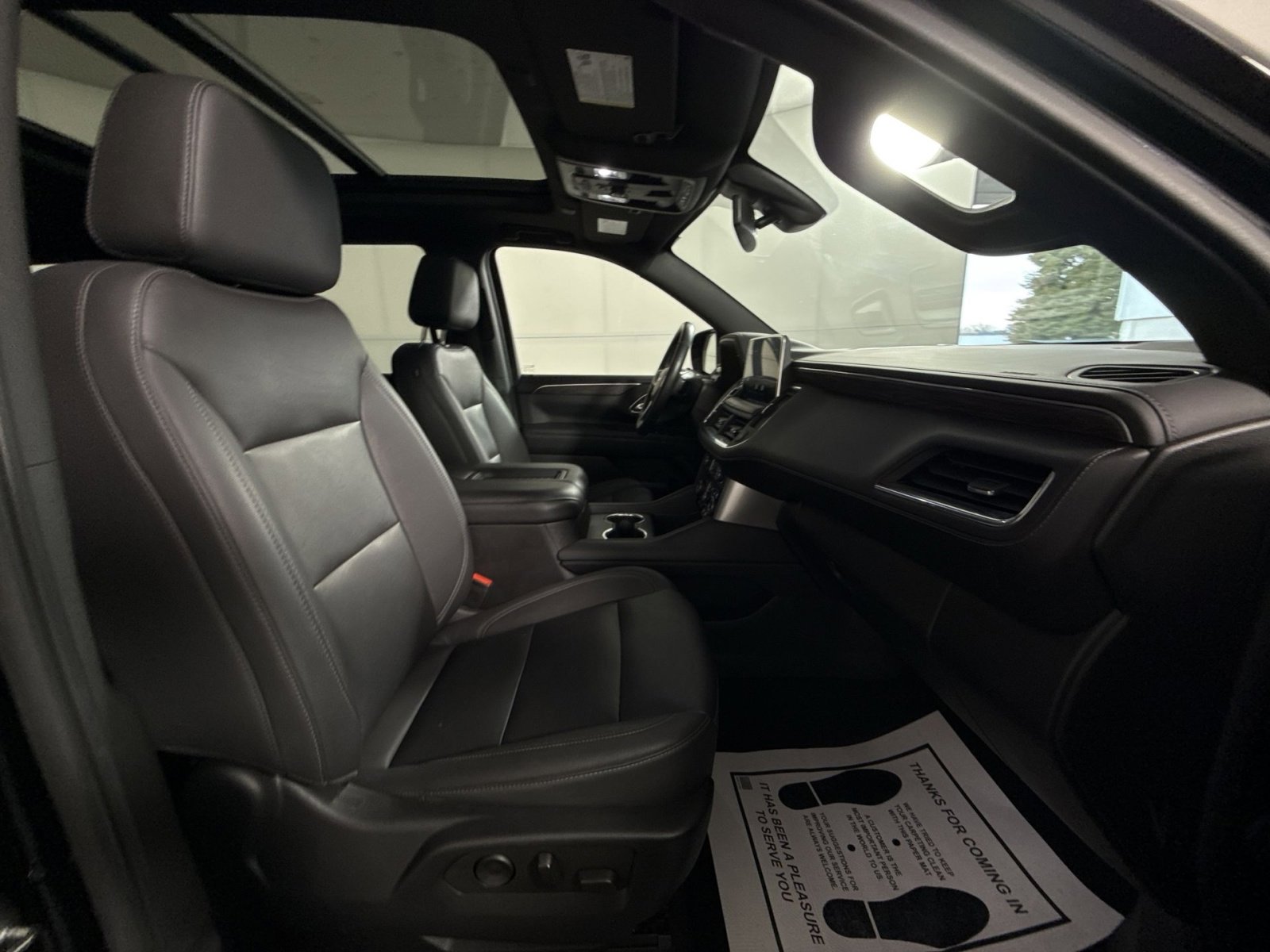 Used 2022 Chevrolet Tahoe Z71 w/ Luxury Package image 28