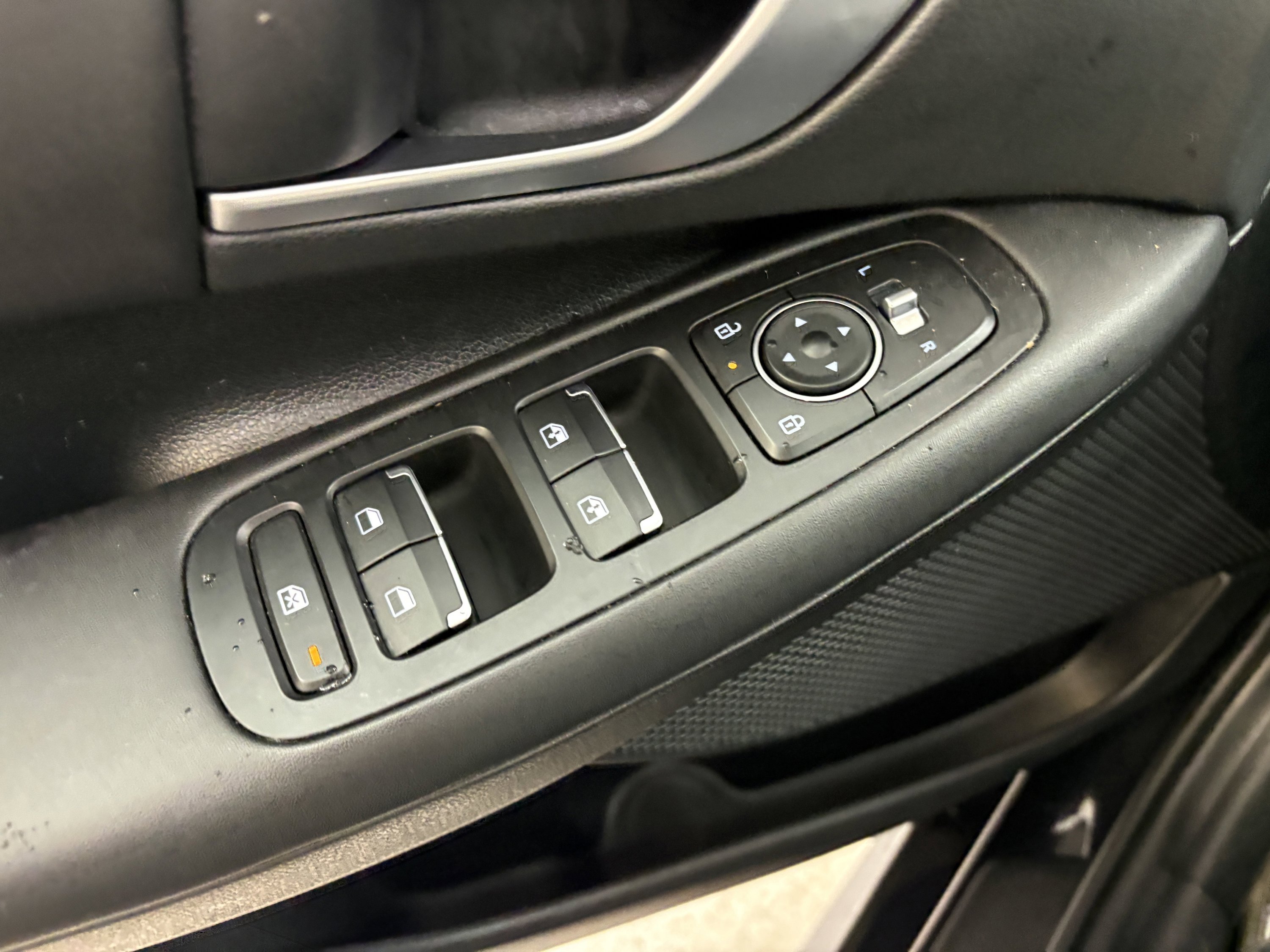Used 2025 Hyundai Sonata SEL FWD image 26