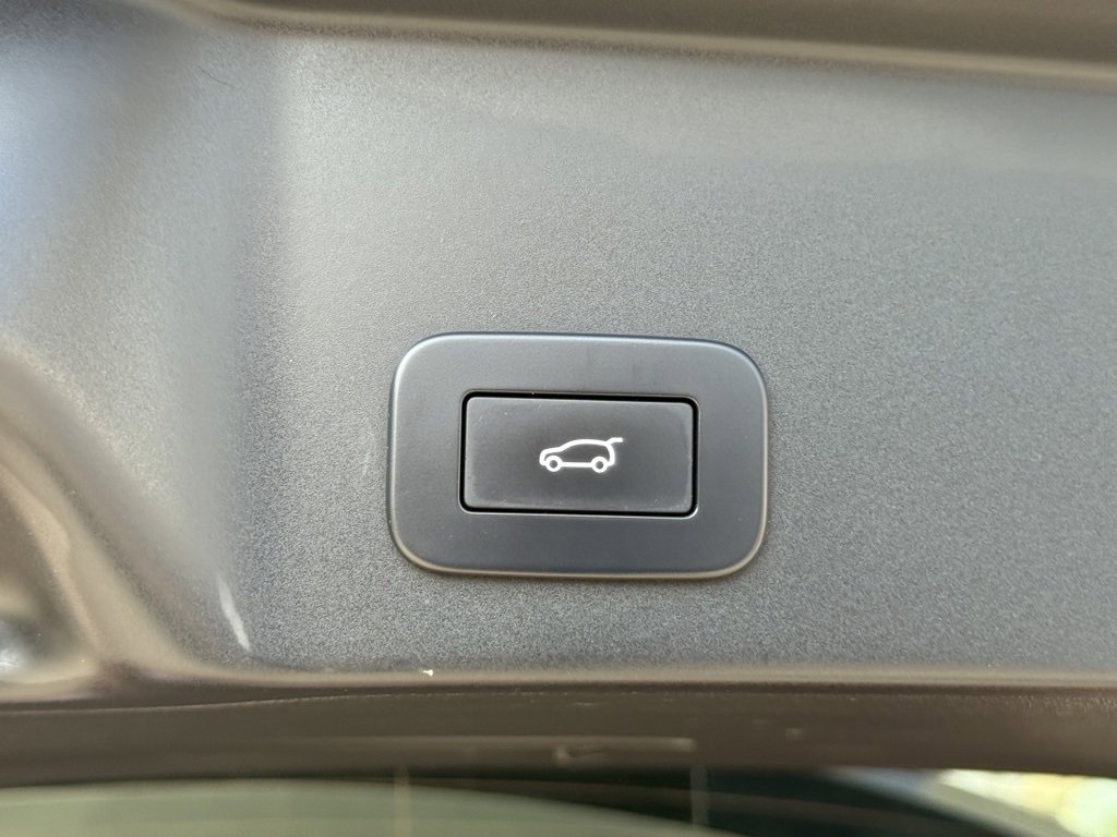 Used 2023 Land Rover Range Rover Evoque S image 11