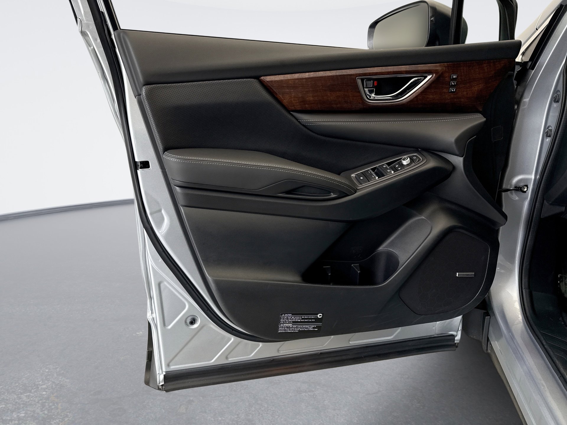 Used 2025 Subaru Ascent Touring w/ Popular Package #1 image 9