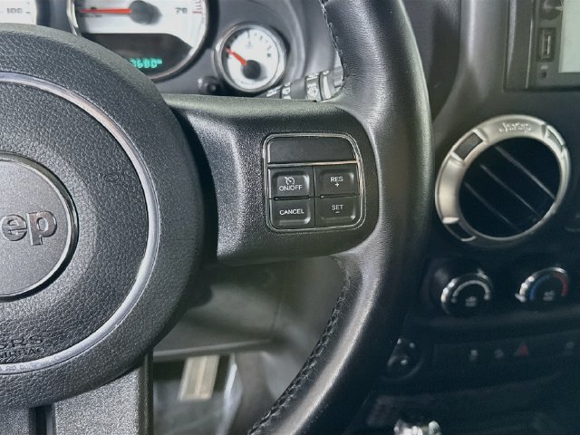 Used 2016 Jeep Wrangler Unlimited Sahara AWD/4WD image 14