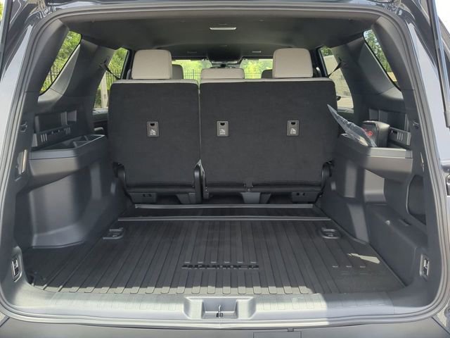New 2026 Toyota 4Runner SR5 AWD/4WD image 13