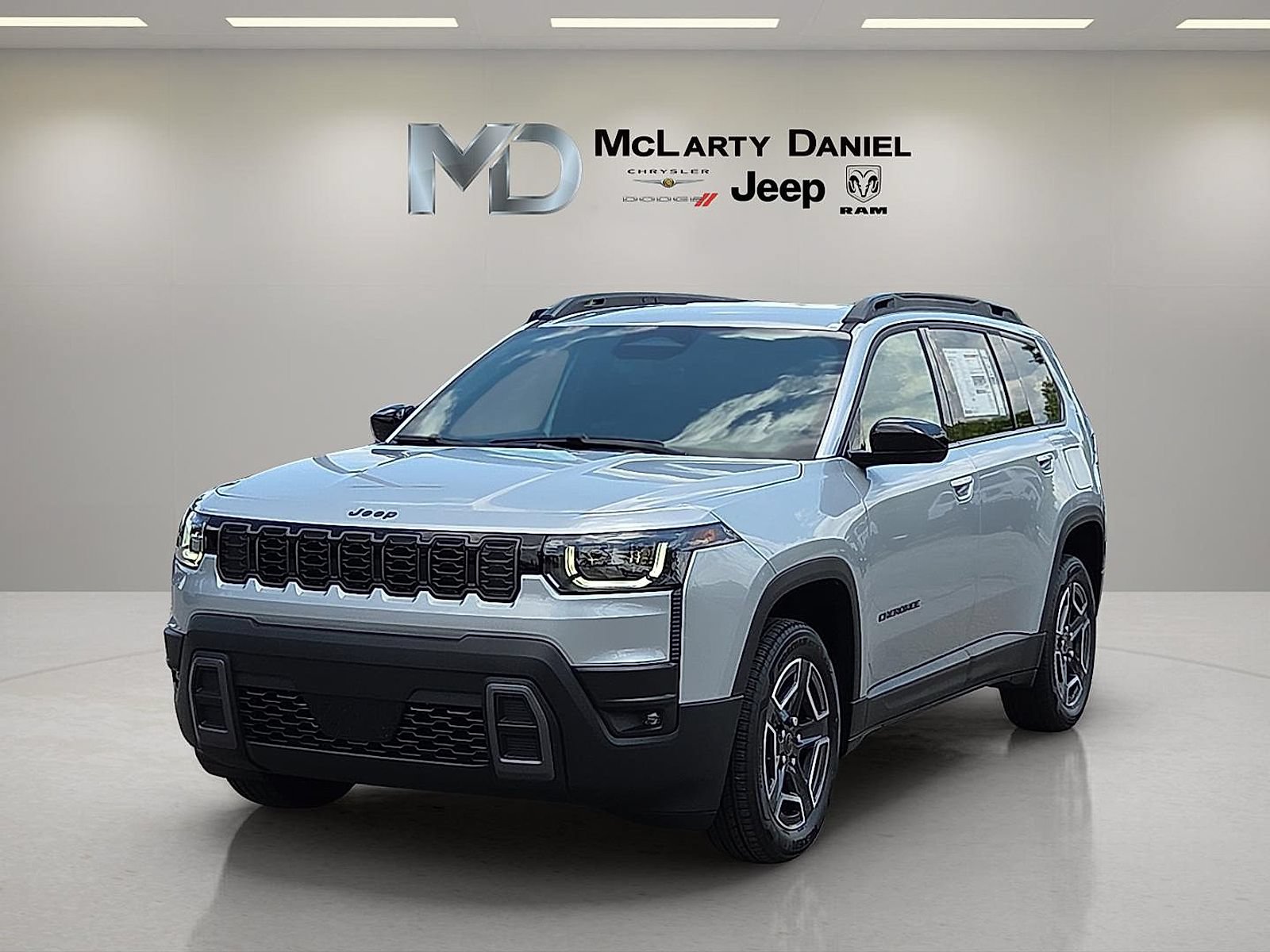 New 2026 Jeep Cherokee Laredo AWD/4WD image 2