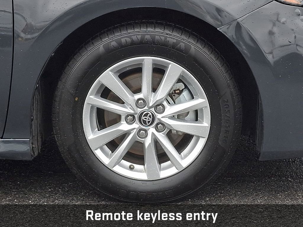 Used 2025 Toyota Camry LE image 10