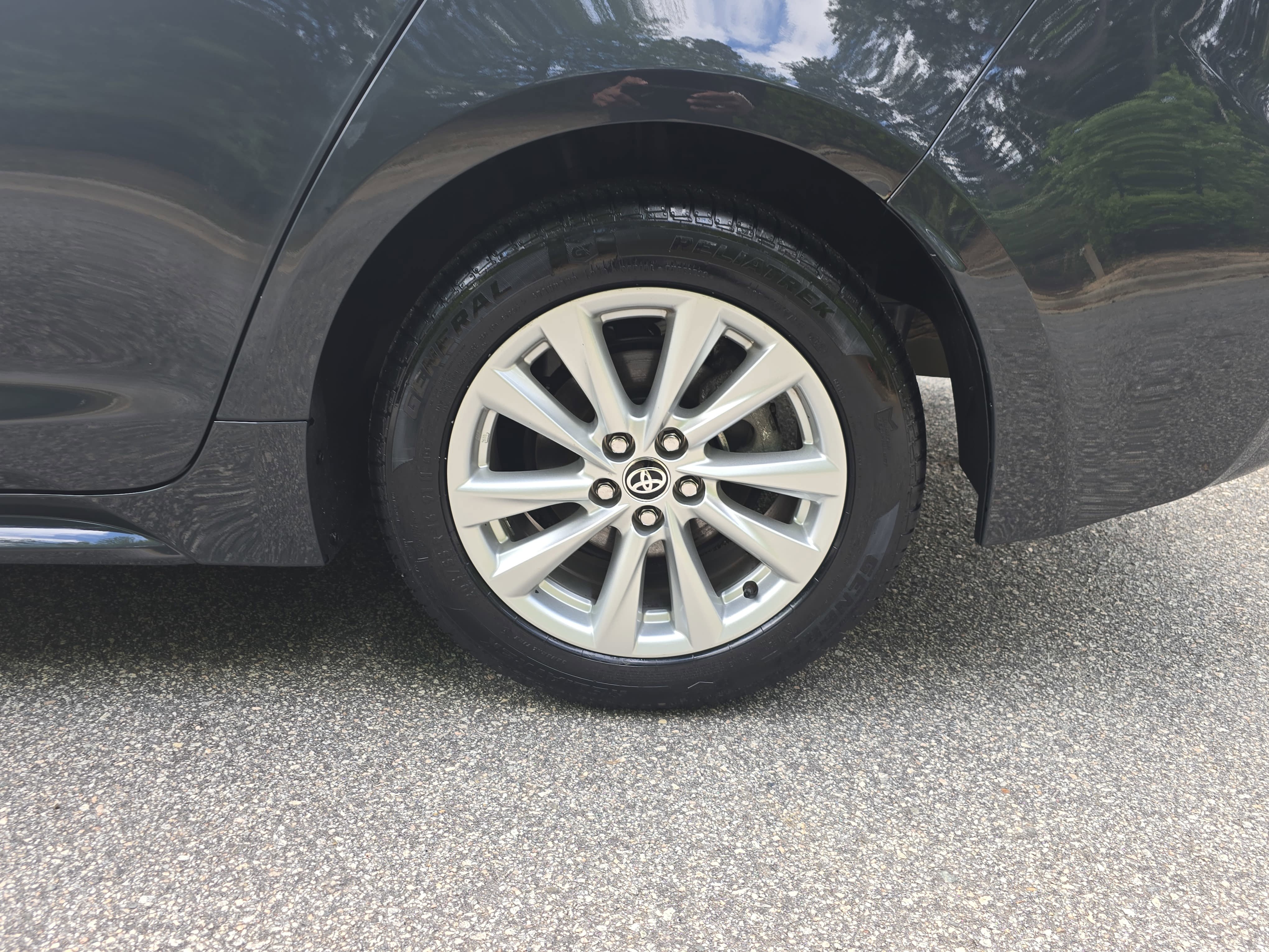 Certified 2025 Toyota Corolla LE w/ LE Premium Package FWD image 30