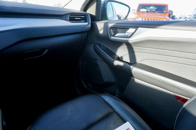 Used 2025 Ford Escape Platinum image 29