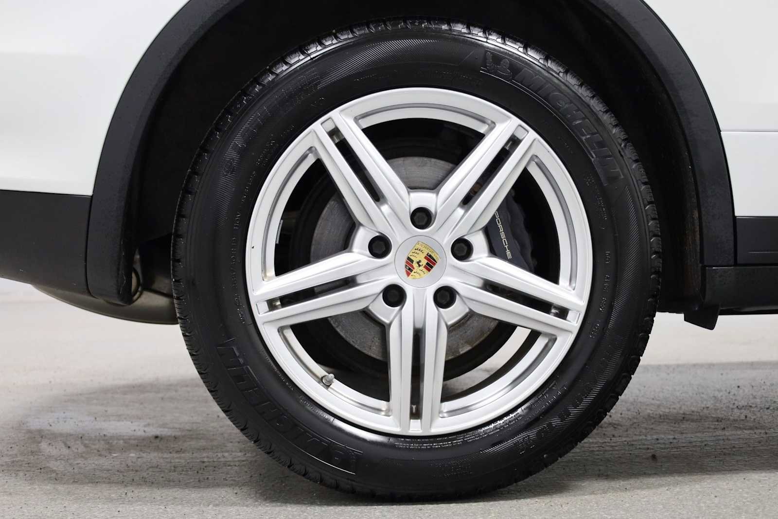 Used 2014 Porsche Cayenne AWD/4WD image 36