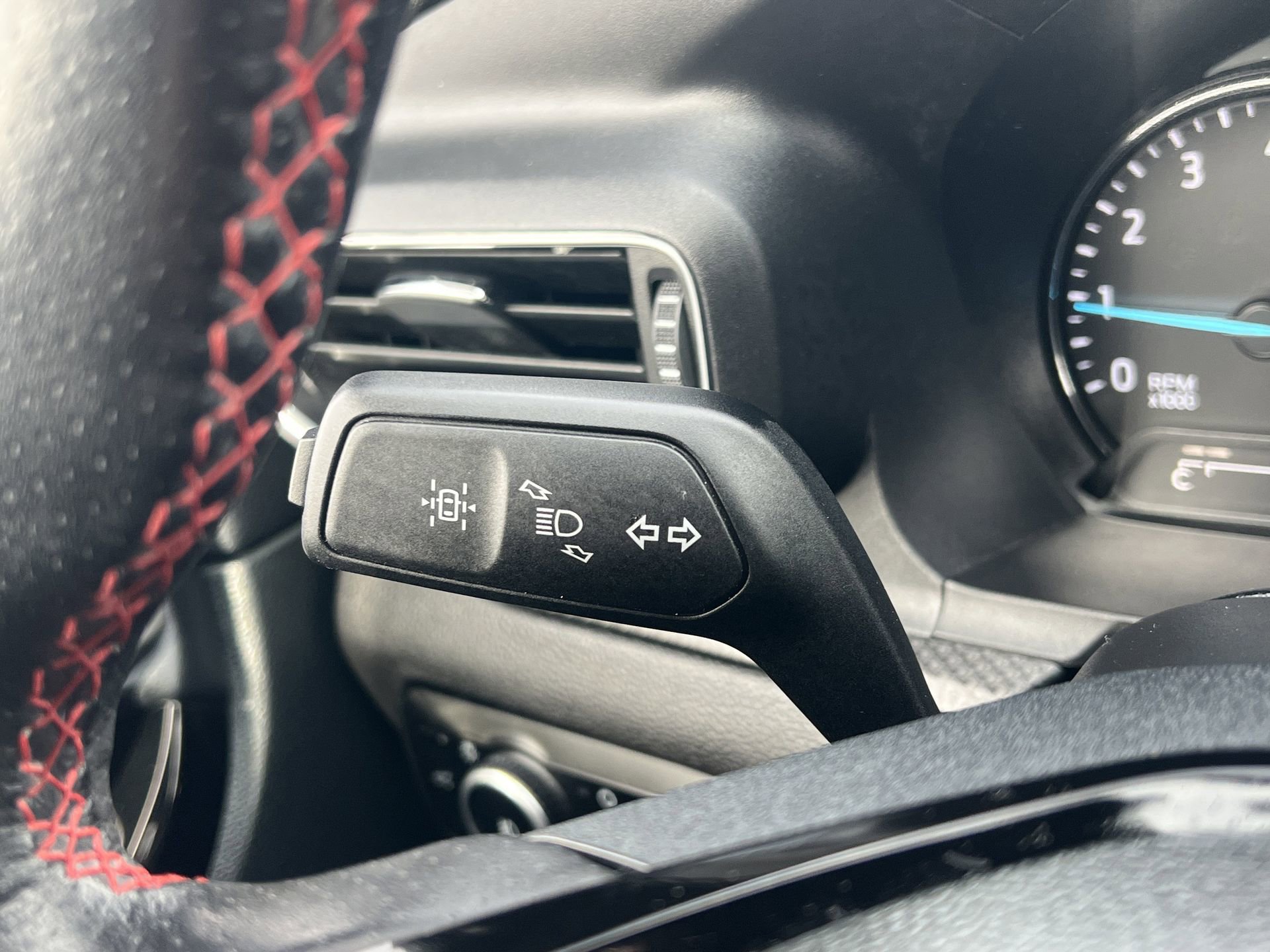 Certified 2023 Ford Explorer ST-Line w/ Class IV Trailer Tow Package image 14