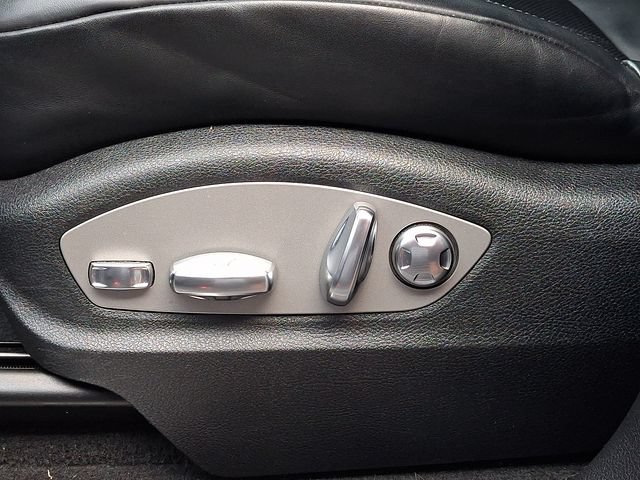 Certified 2024 Porsche Macan S AWD/4WD image 17
