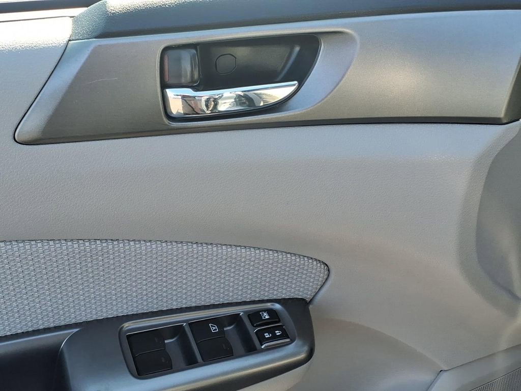 Used 2012 Subaru Forester 2.5X Premium image 4