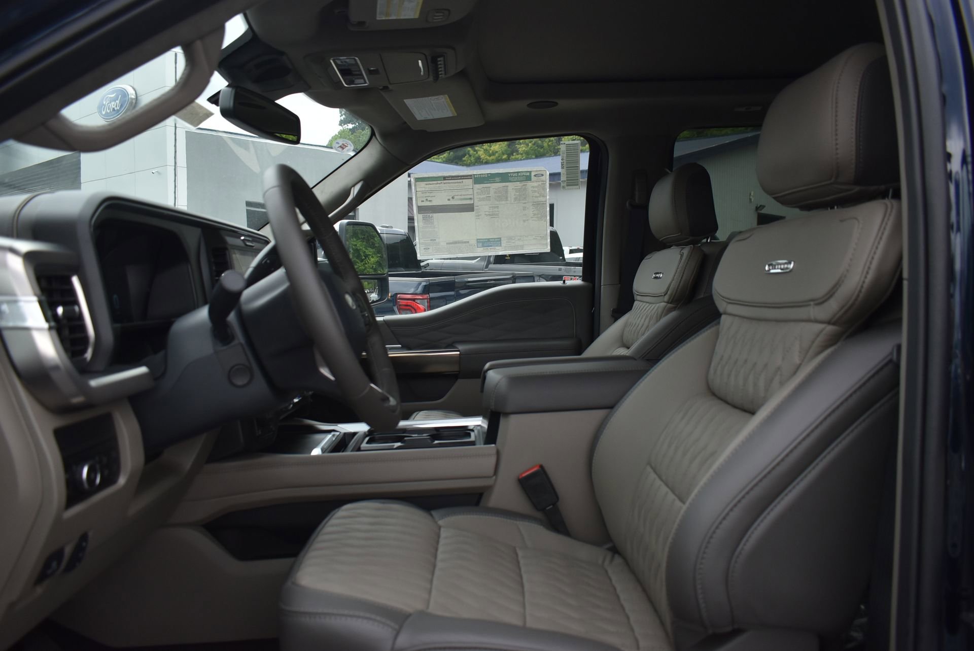 New 2025 Ford F250 Platinum w/ Platinum Plus Package image 15