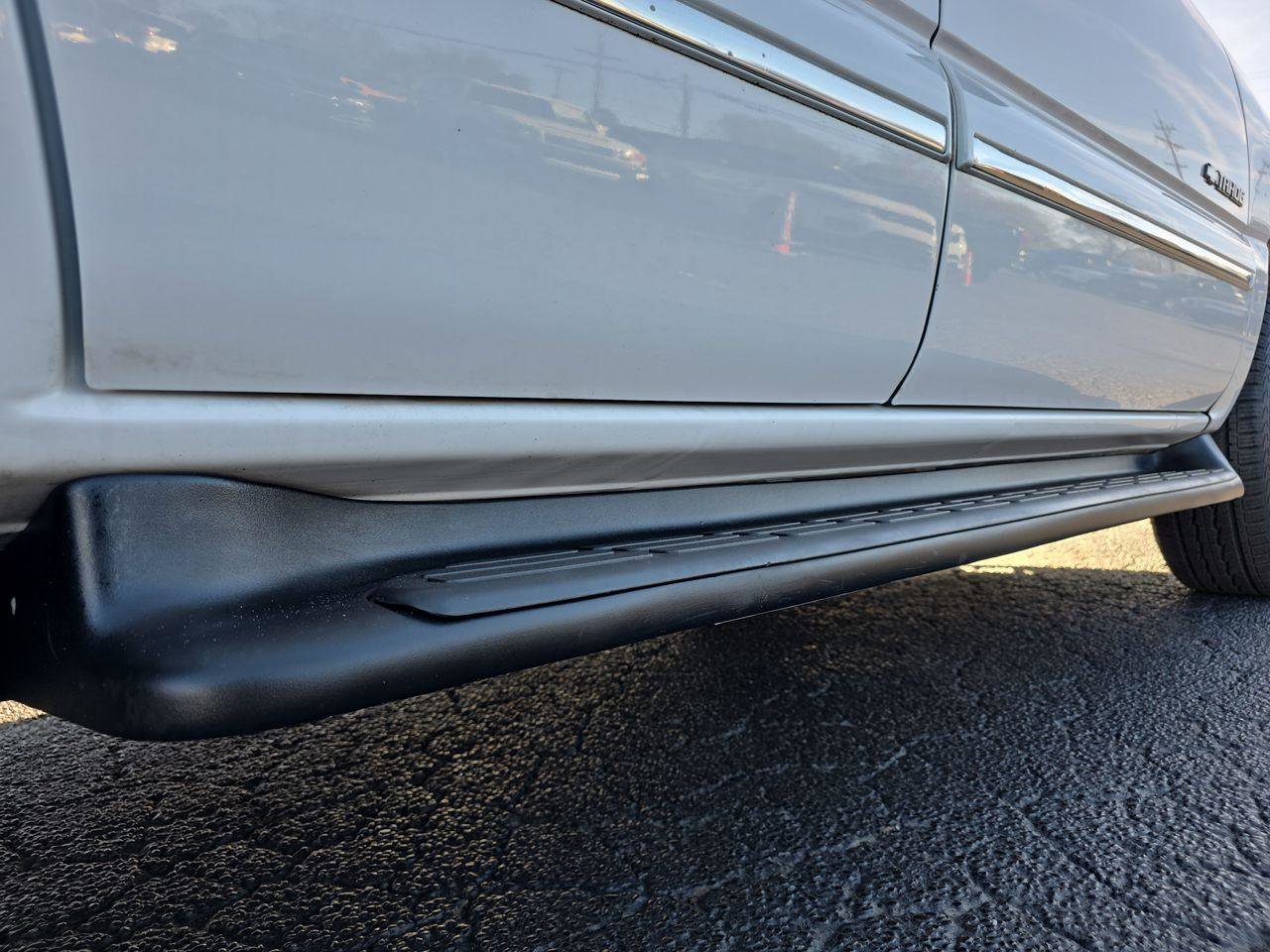 Used 2001 Chevrolet Tahoe LT w/ LT Preferred Equipment Group image 35