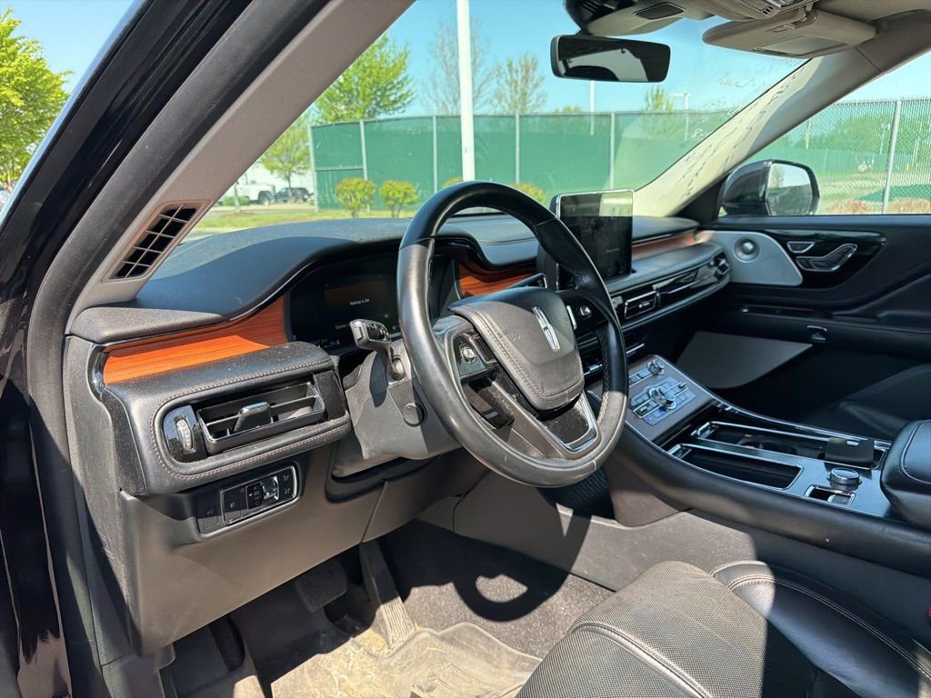 Used 2020 Lincoln Aviator Reserve w/ Equipment Group 202A image 10
