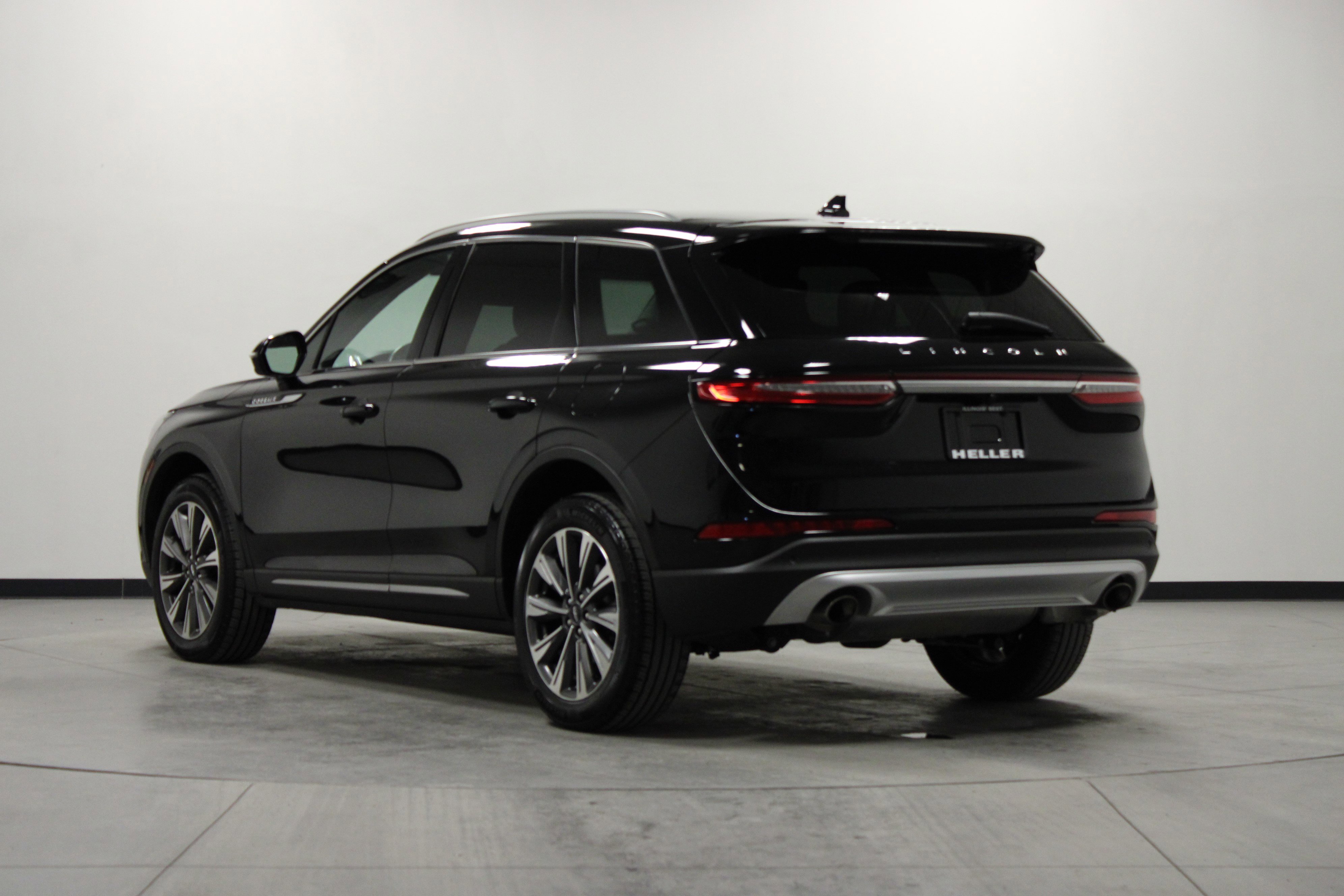 Used 2022 Lincoln Corsair Reserve w/ Elements Package image 6