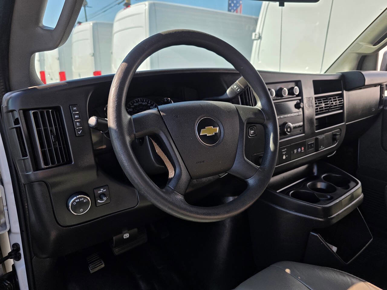 Used 2020 Chevrolet Express 3500 RWD image 19