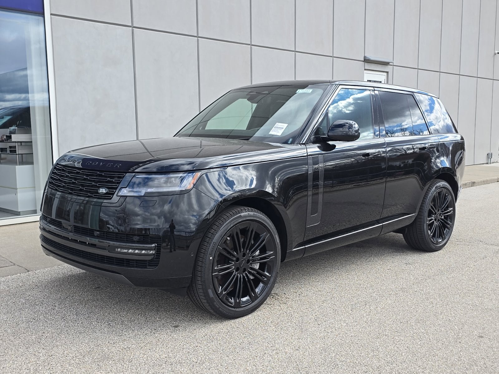 New 2026 Land Rover Range Rover SE image 1