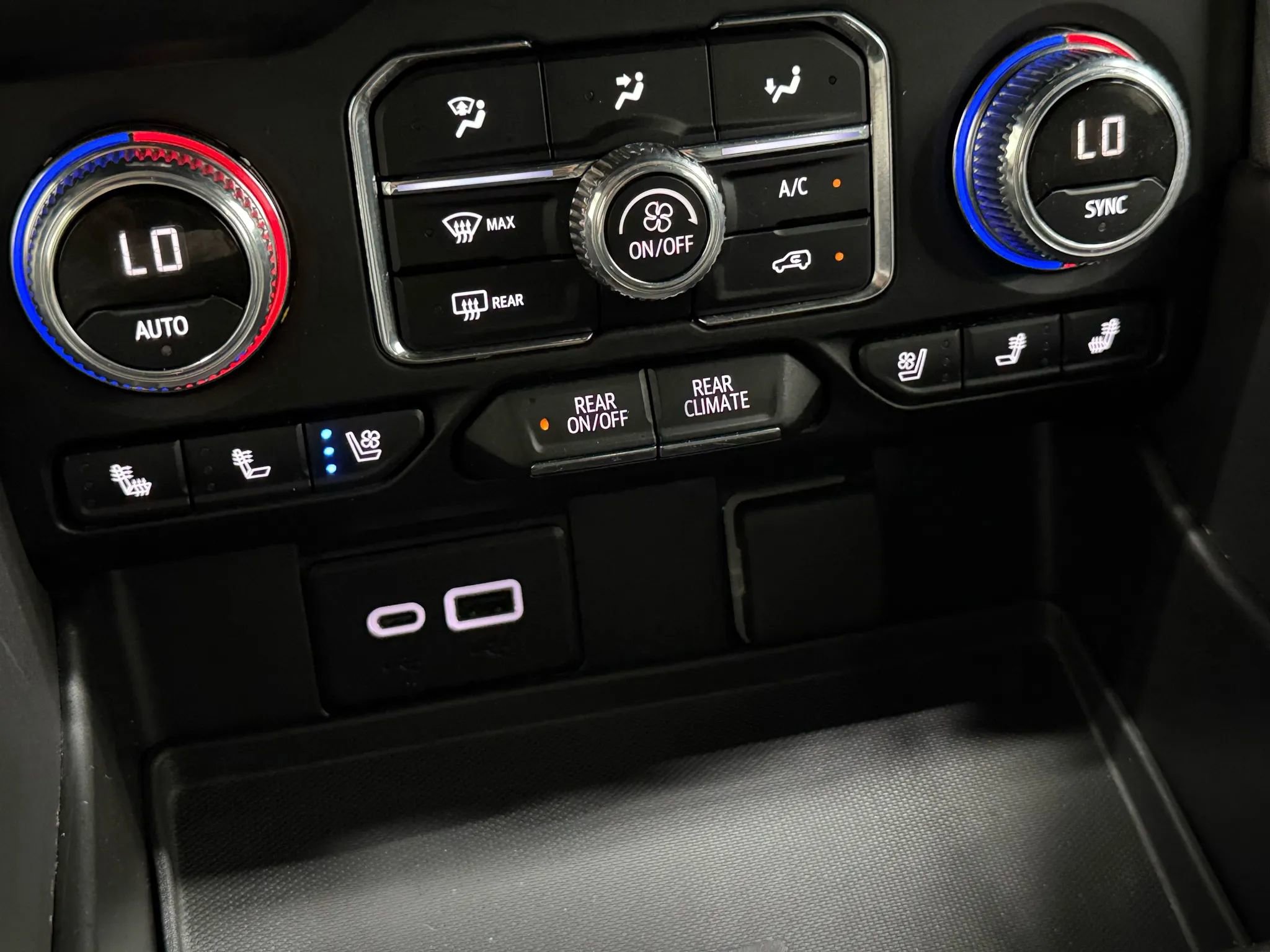 Used 2024 GMC Yukon SLT image 37