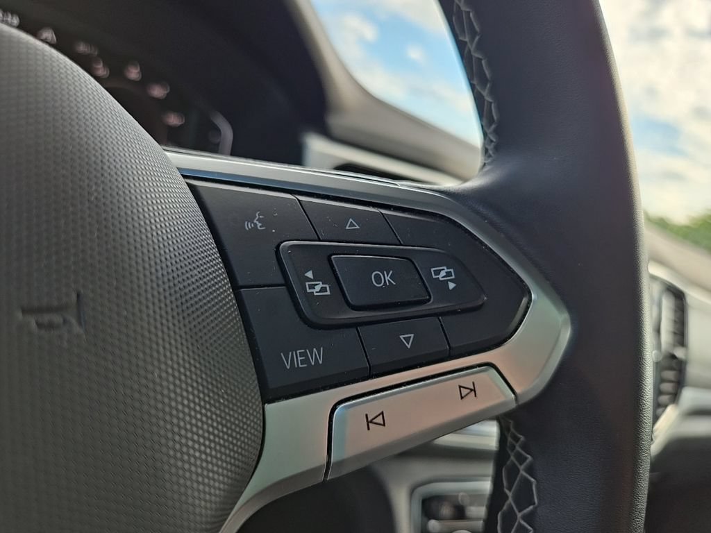 Used 2023 Volkswagen Atlas Cross Sport SE w/ Panoramic Sunroof Package AWD/4WD image 17