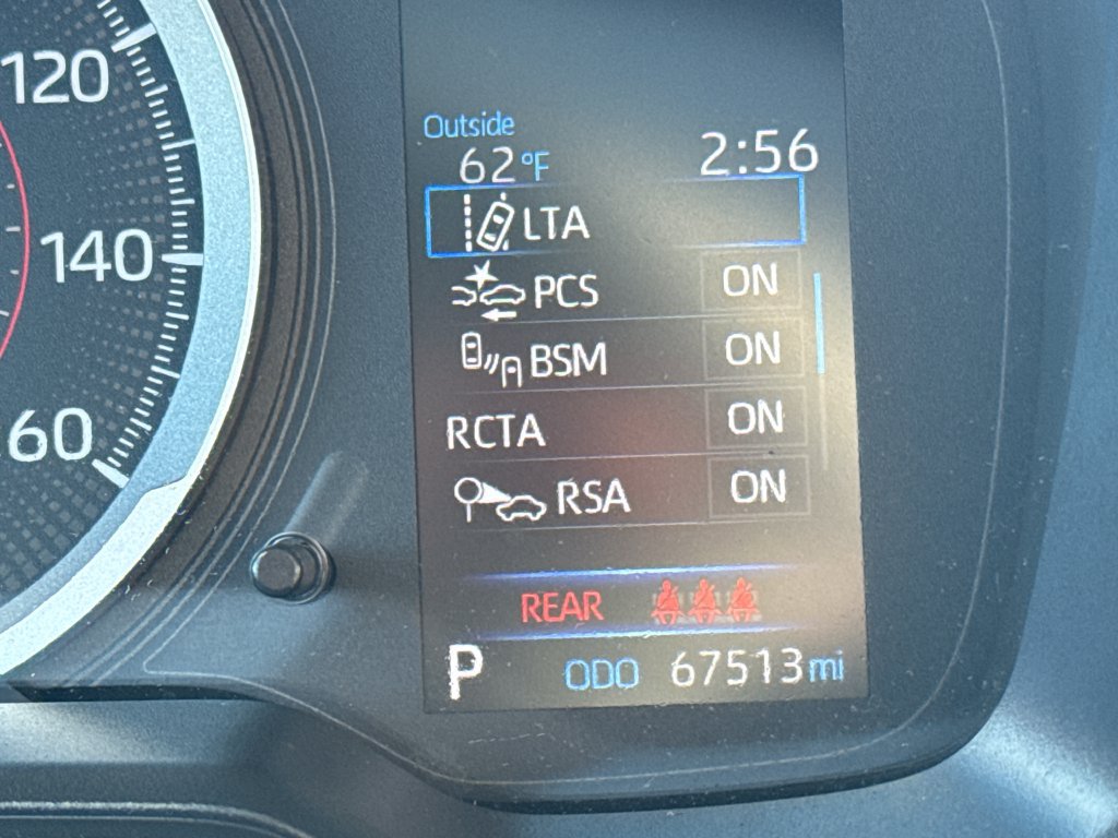 Used 2022 Toyota Corolla Cross LE w/ Moonroof Package AWD/4WD image 19