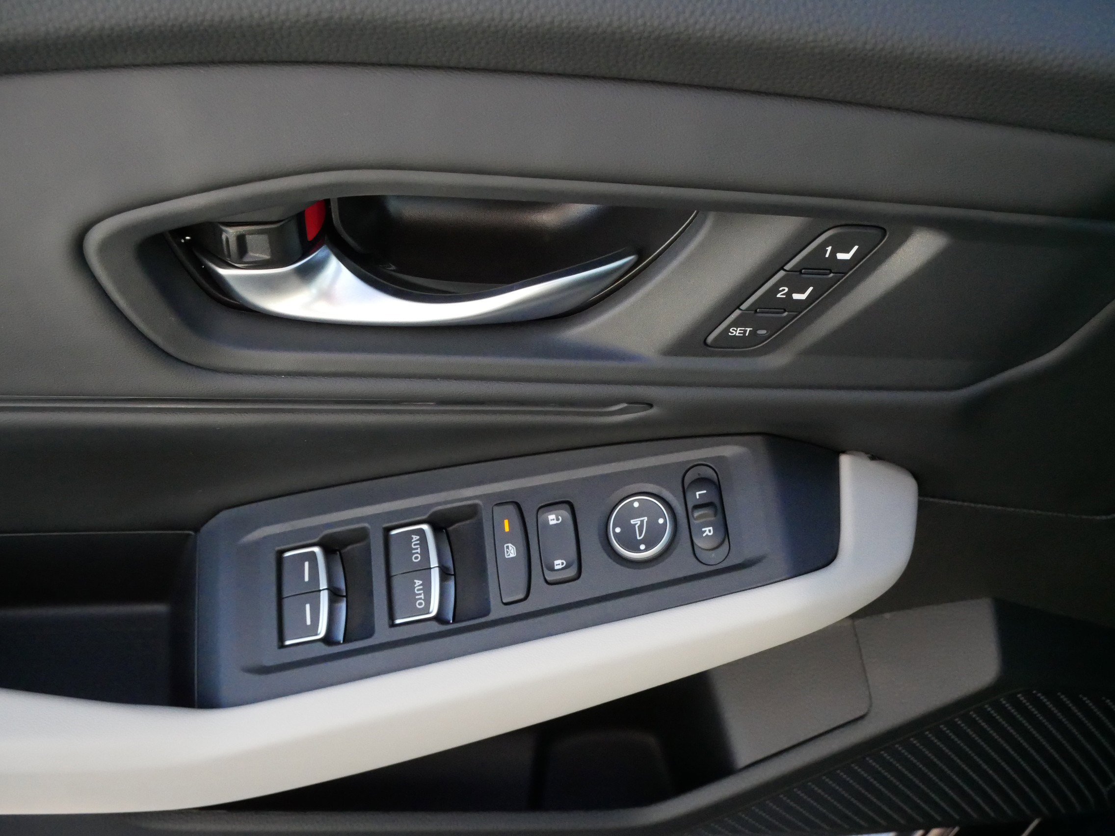 Certified 2025 Honda Accord EX-L image 19