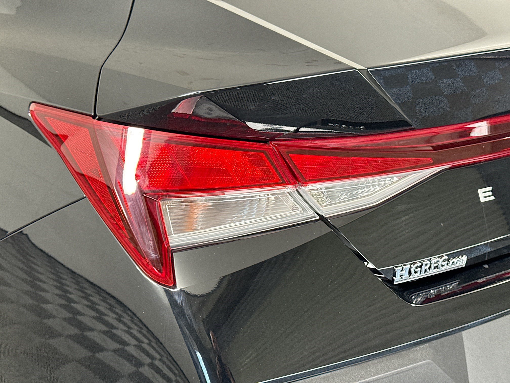 Used 2025 Hyundai Elantra SE FWD image 35