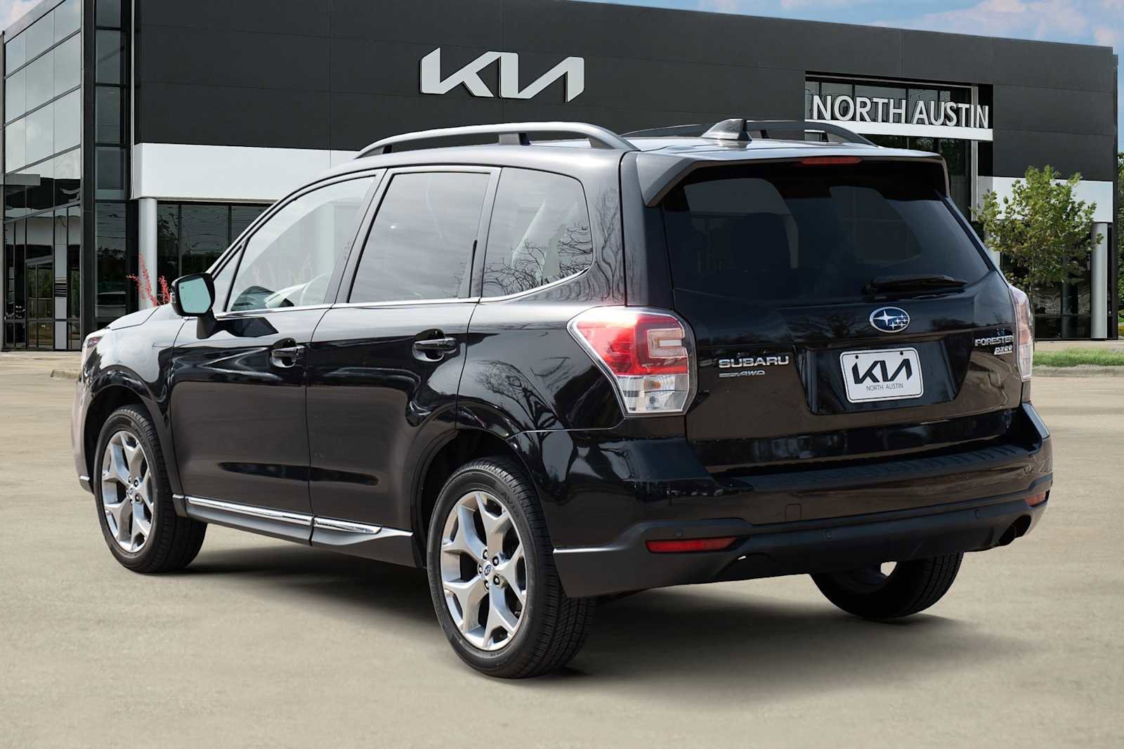 Used 2017 Subaru Forester 2.5i Touring image 5