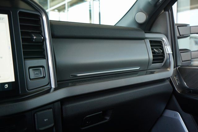 Used 2025 Ford F450 Platinum w/ Camper Package image 28