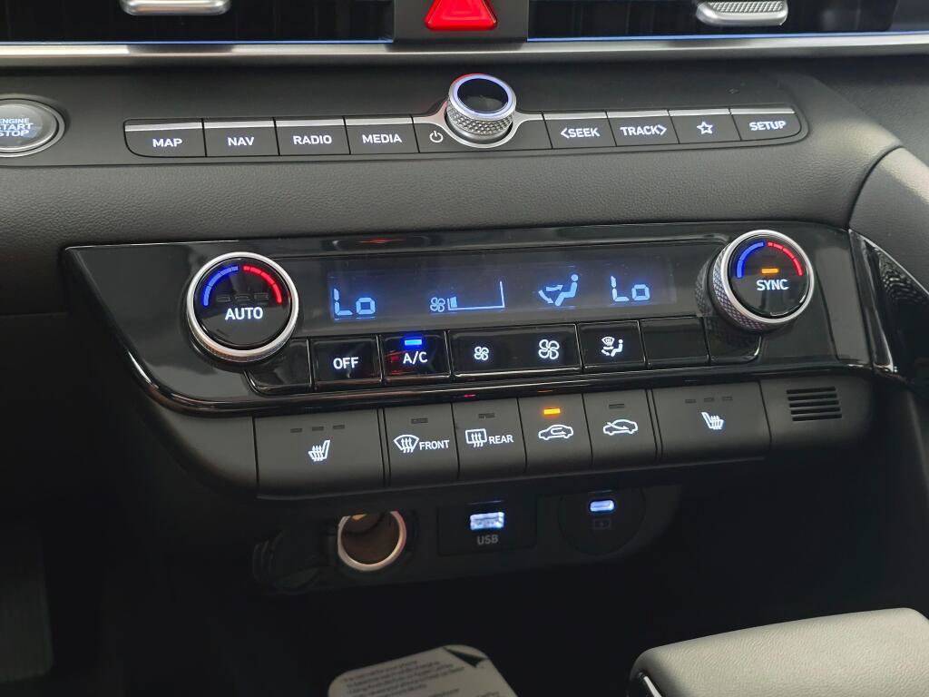 New 2026 Hyundai Elantra Limited FWD image 27