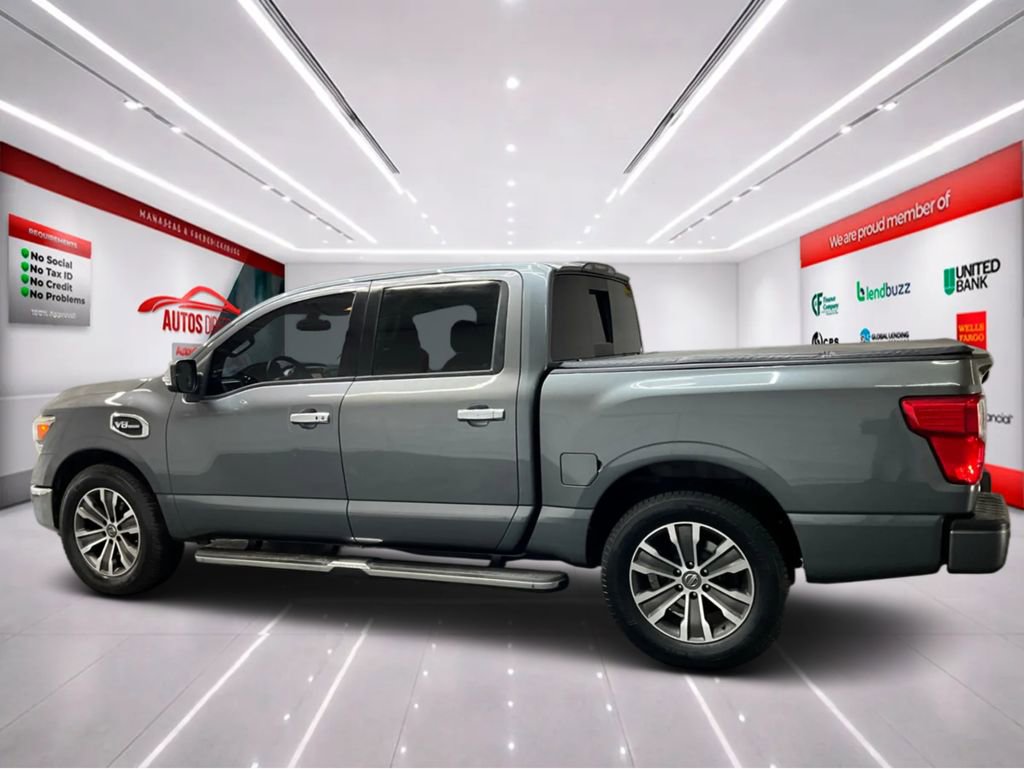 Used 2017 Nissan Titan SL image 5