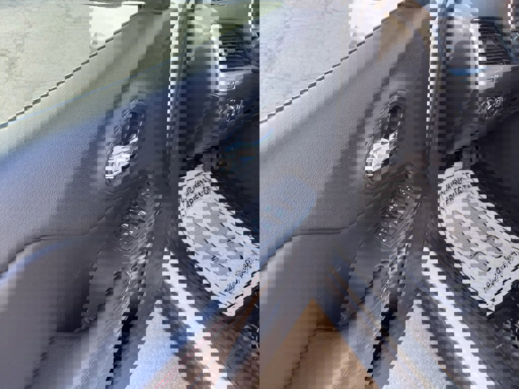 Used 2016 Jeep Cherokee Trailhawk w/ Cold Weather Group image 9